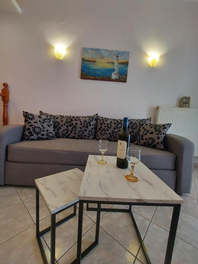 George'S Apartment Loutraki  Exterior photo